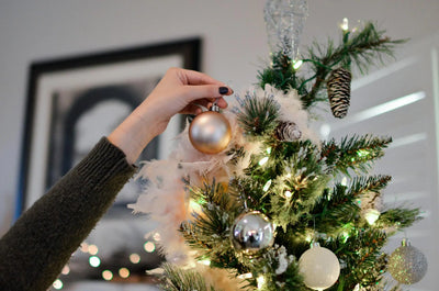 Decorating the perfect Christmas tree: ideas and tips