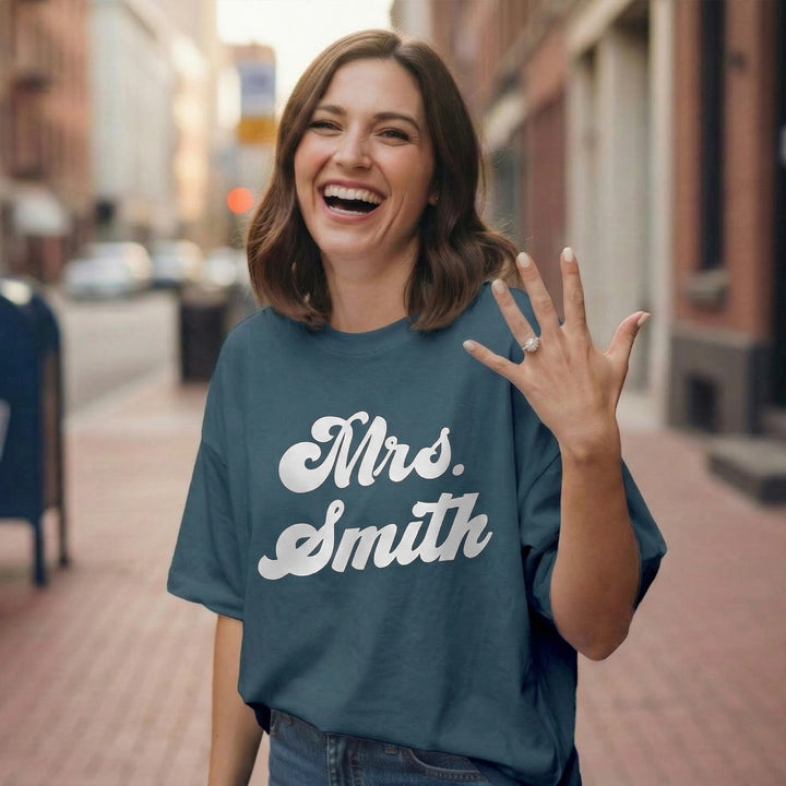 Personalized Oversized T-Shirt "Mrs"
