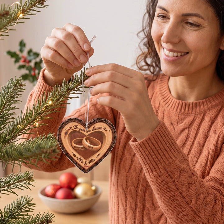 Personalized Christmas Tree Ornament "Mr & Mrs"