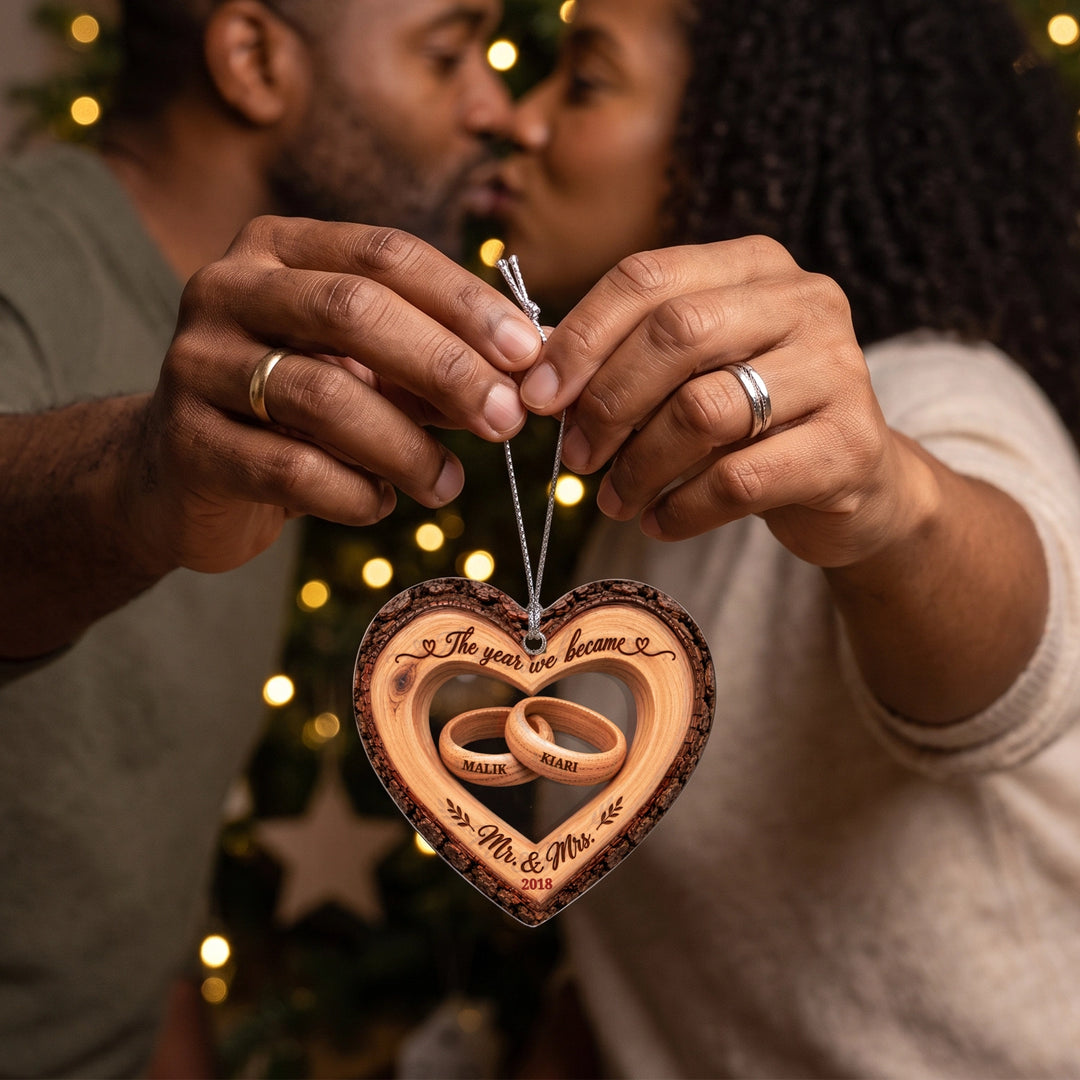 Personalized Christmas Tree Ornament "Mr & Mrs"