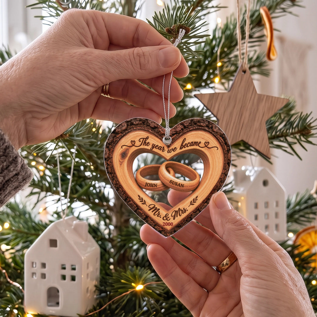 Personalized Christmas Tree Ornament "Mr & Mrs"
