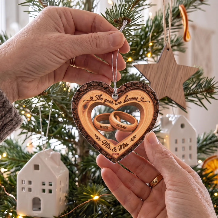 Personalized Christmas Tree Ornament "Mr & Mrs"