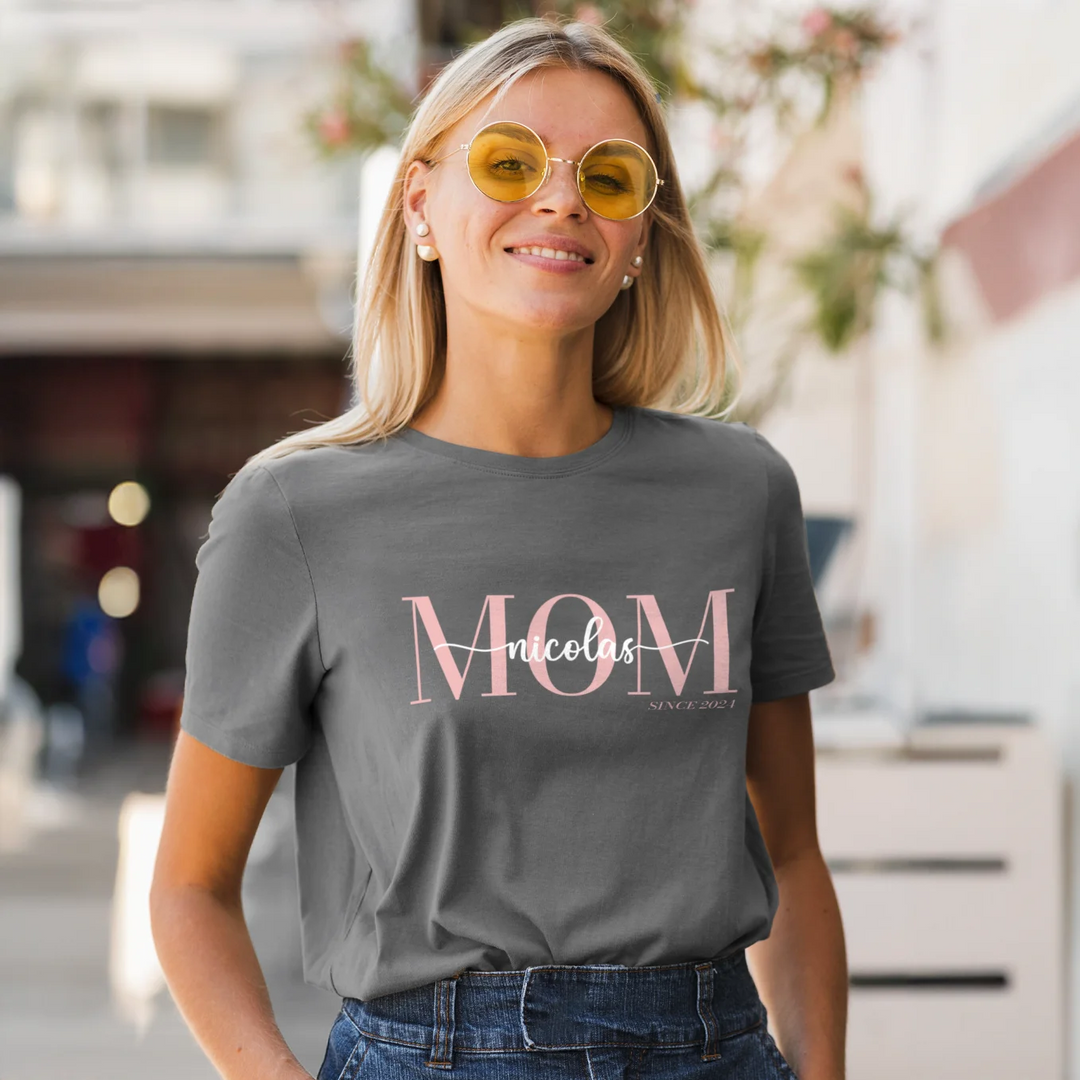 Personalized T-Shirt "Mom"