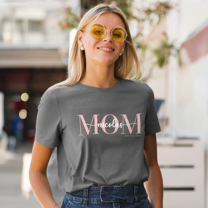 Personalized T-Shirt "Mom"