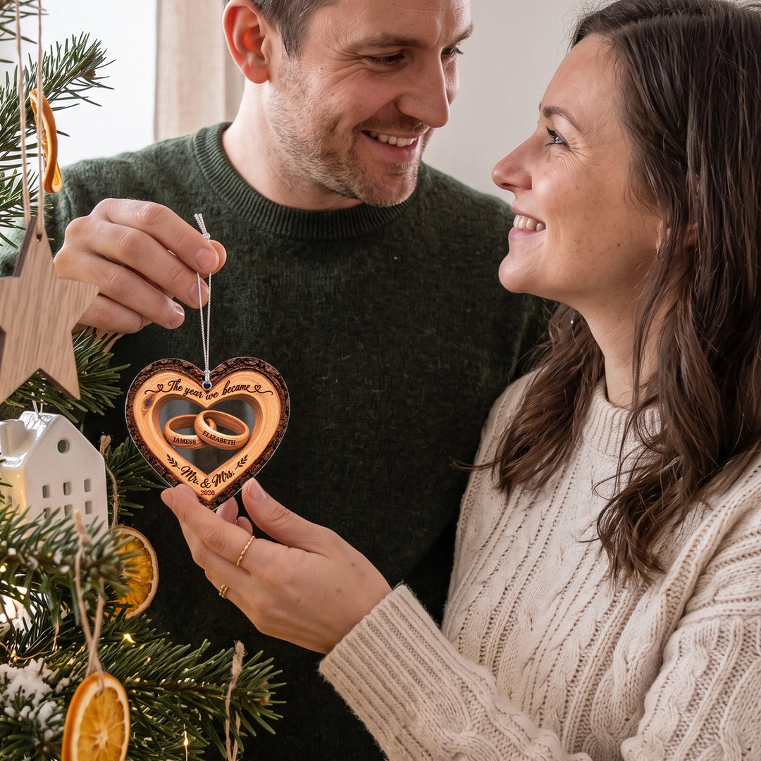 Personalized Christmas Tree Ornament "Mr & Mrs"