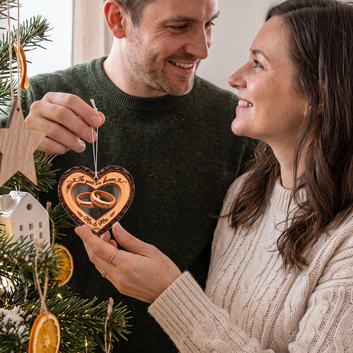 Personalized Christmas Tree Ornament "Mr & Mrs"