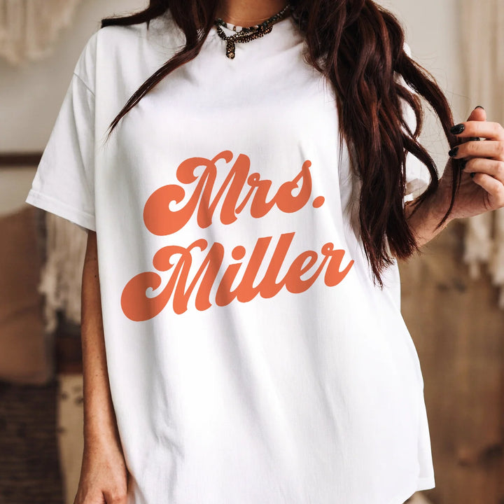 Personalized Oversized T-Shirt "Mrs"